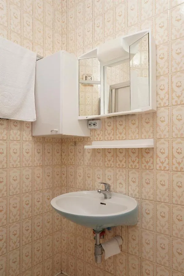 Apartments Mare Trogir 0*,