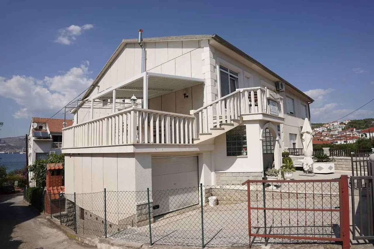 Apartments Mare Trogir