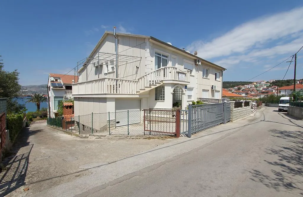 Apartments Mare Trogir Chorvatsko